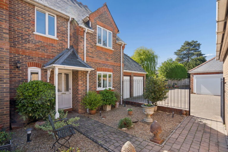Ross Haven Place, Northwood, HA6 1DJ