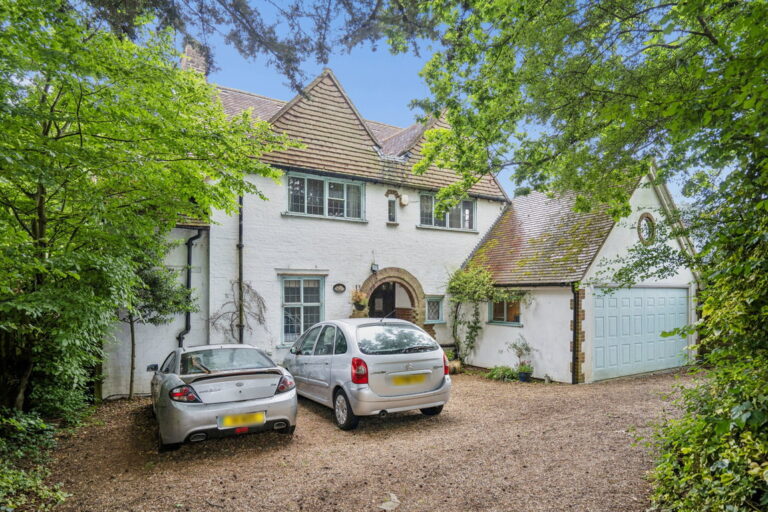 Oxhey Lane, Pinner, HA5 4AN