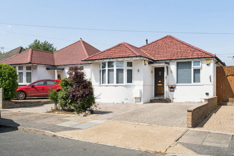 Woodford Crescent, Pinner