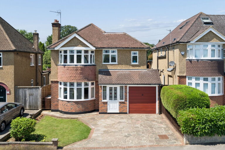Durrants Drive, Rickmansworth, Hertfordshire, WD3 3NZ