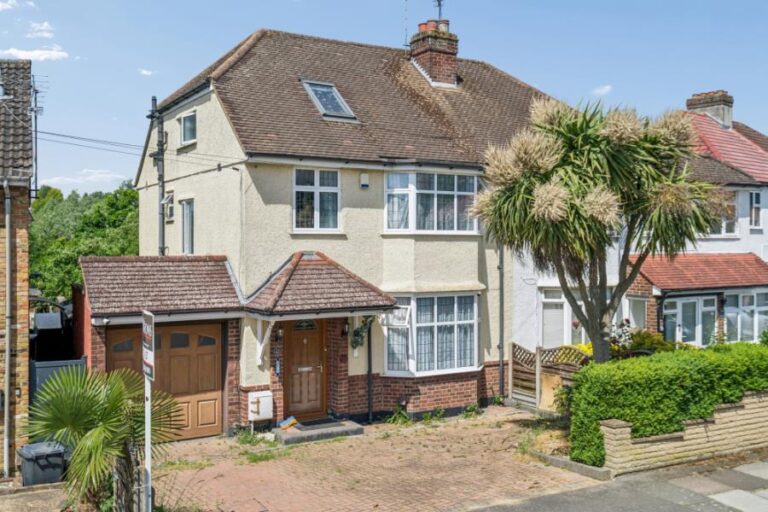 Alandale Drive, Pinner
