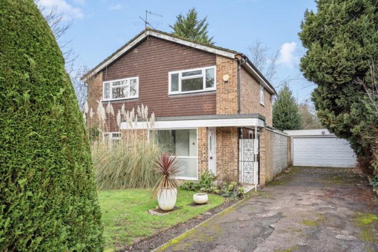 Bishops Avenue, Northwood