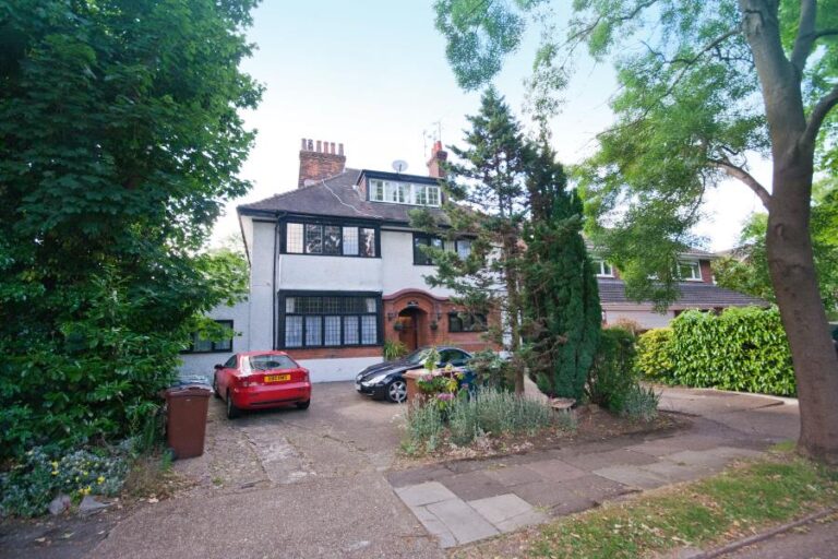 Royston Grove, Hatch End