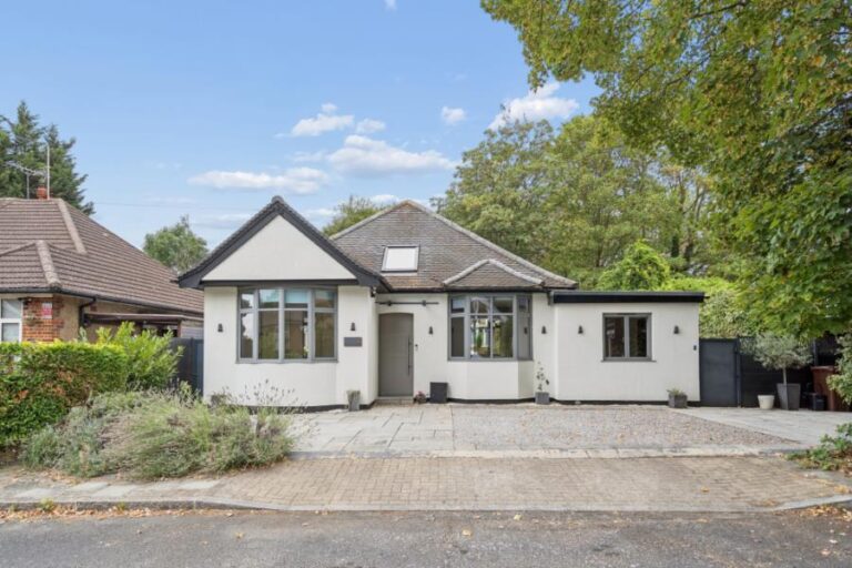 Hereford Gardens, Pinner