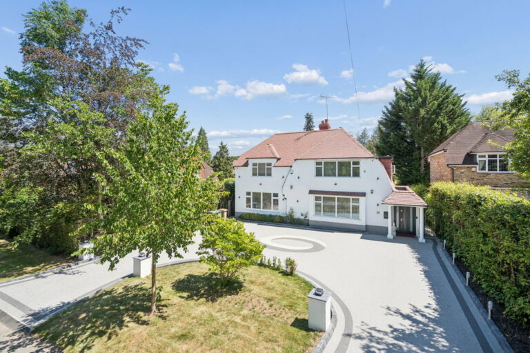 Bedford Road, Moor Park, Northwood, Middlesex, HA6 2AX
