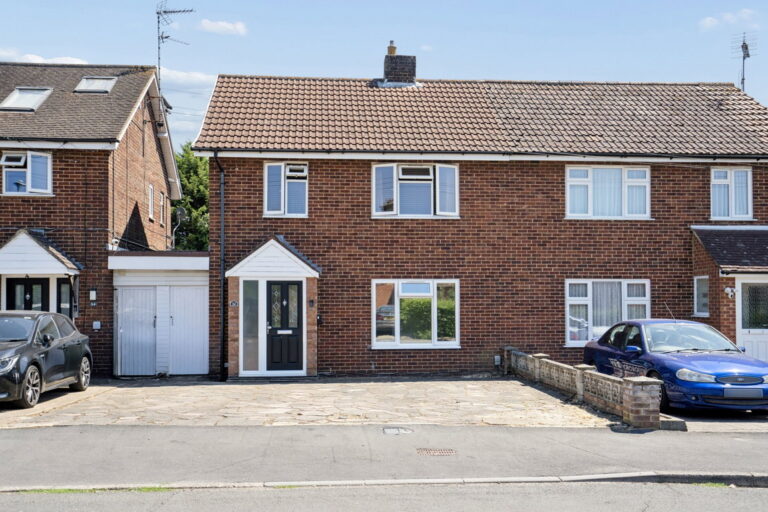 Dulwich Way, Rickmansworth, Herts, WD3 3PY