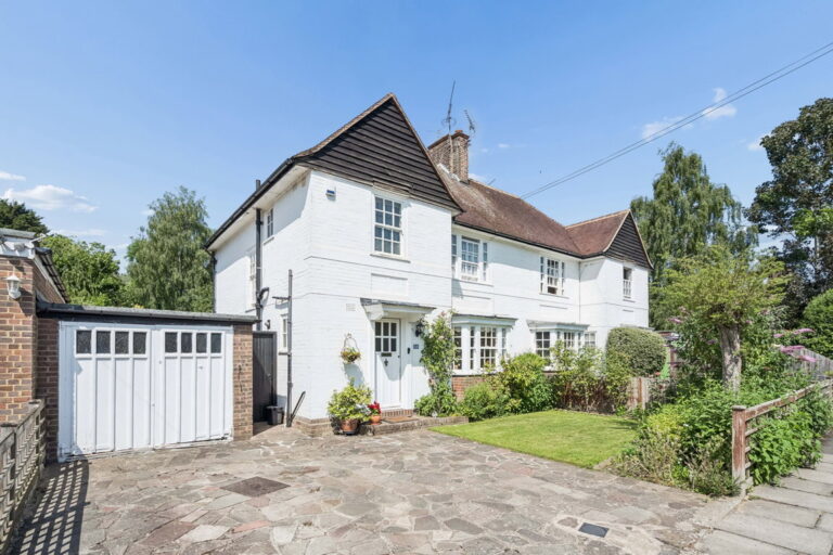 Woodhall Gate, Pinner, HA5 4TX