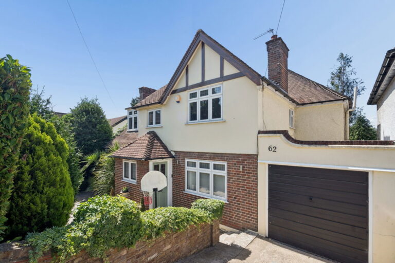 Woodwaye, Watford, WD19 4TS