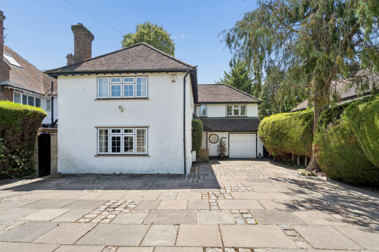 Oxhey Road, Watford, WD19 4QE