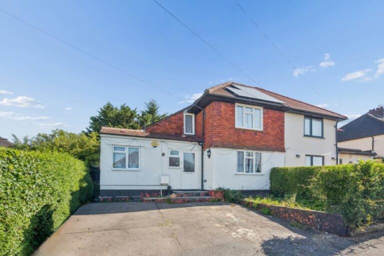 Townsend Way, Northwood