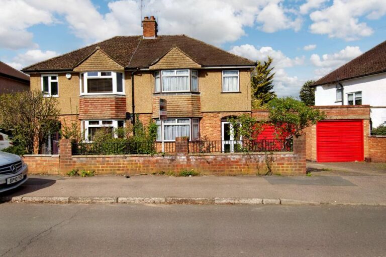 Woodland Road, Maple Cross