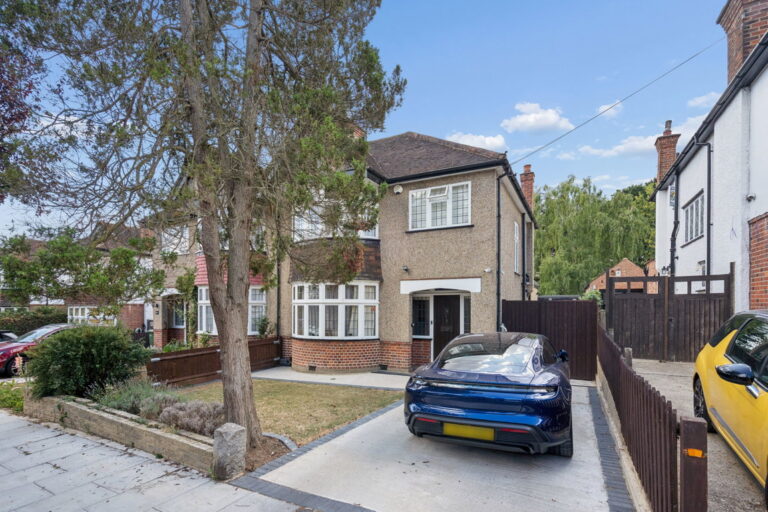 Woodhall Drive, Pinner,