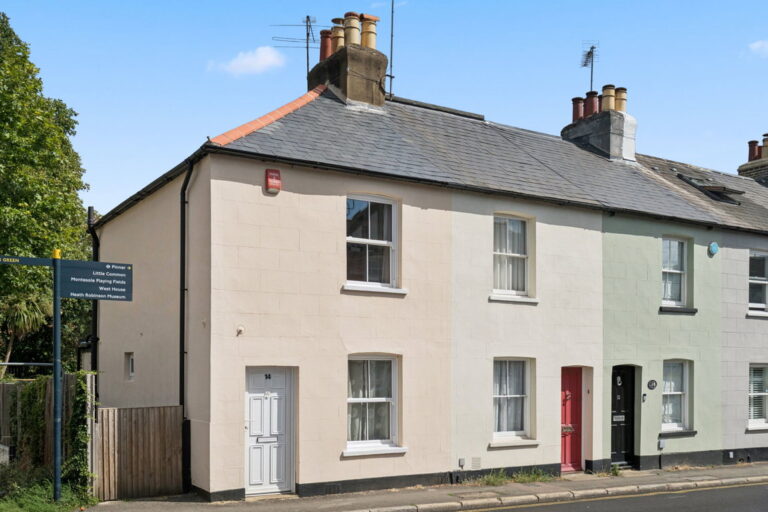 Waxwell Lane, Pinner