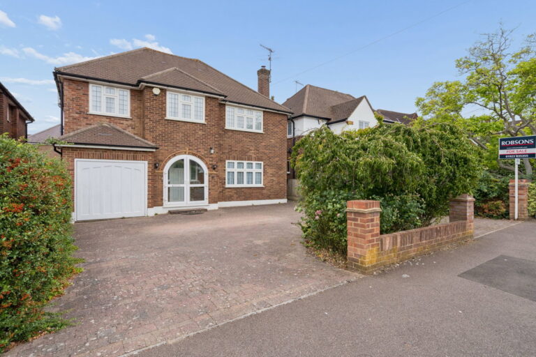 Davenham Avenue, Northwood, HA6 3HN