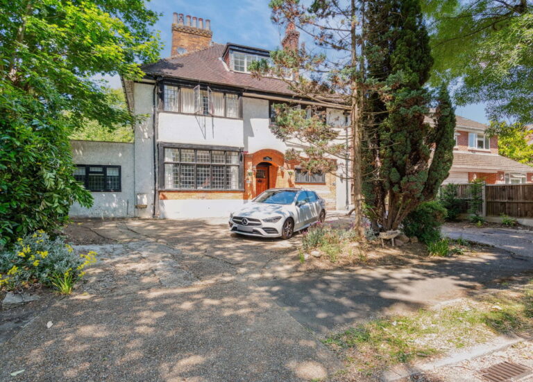 Royston Grove, Pinner, HA5