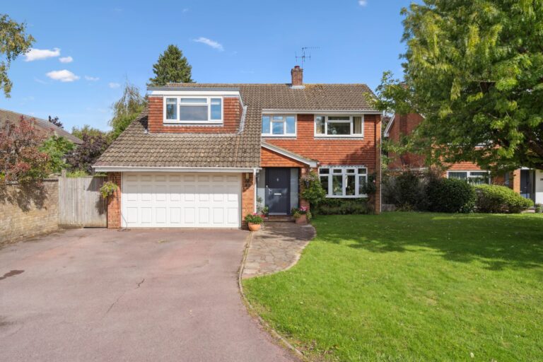 Walnut Way, Hyde Heath, Amersham