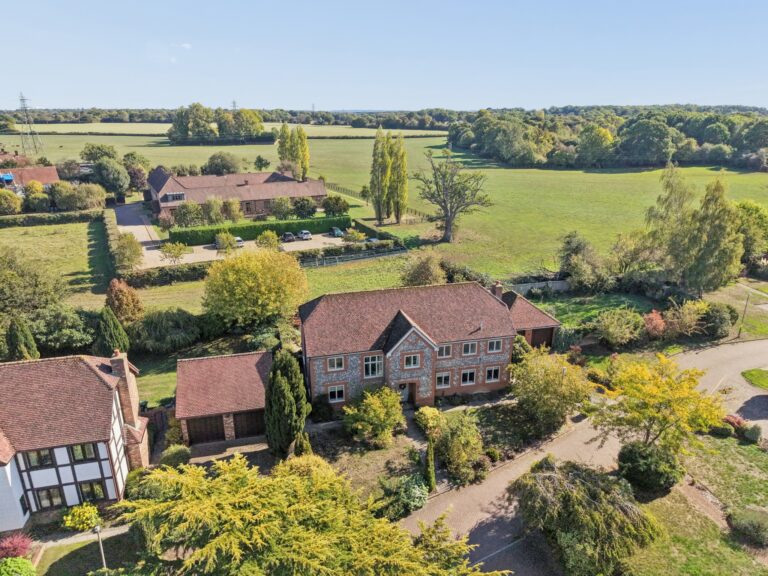 Deer Park Walk, Chesham