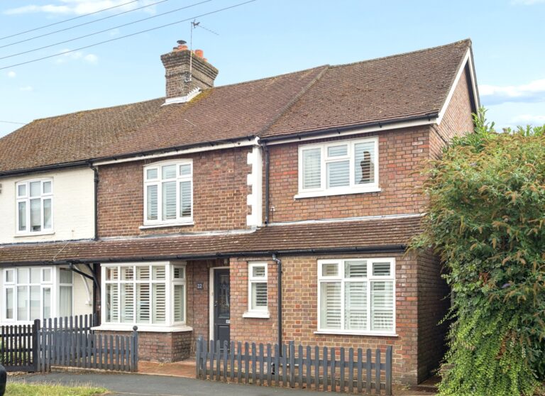 Pineapple Road, Amersham