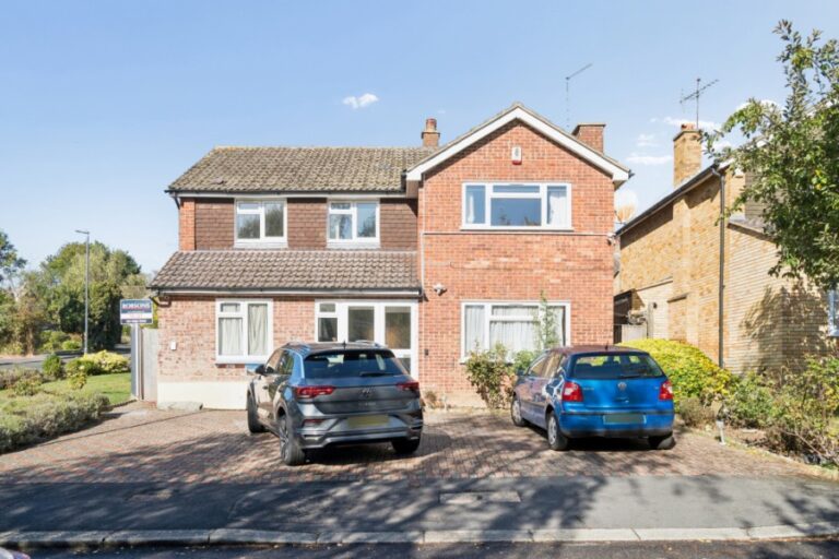 Birchmead Avenue, Pinner