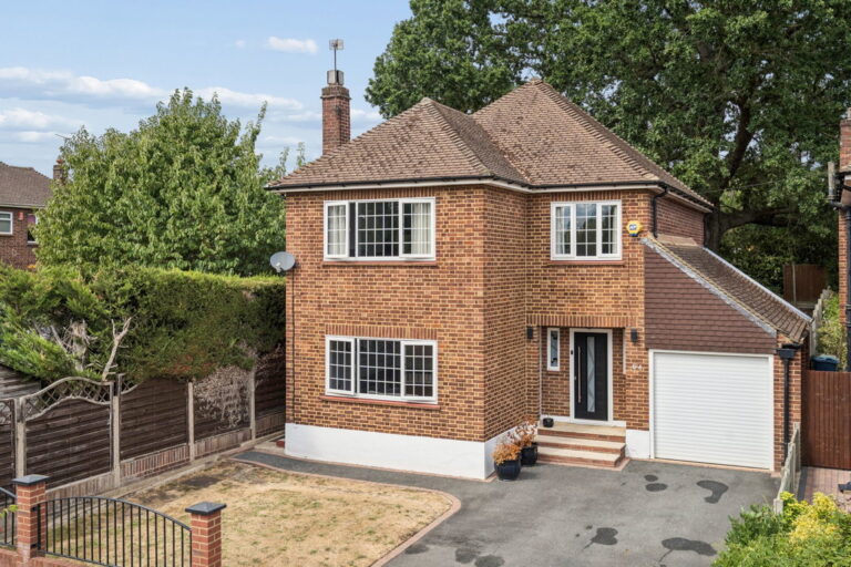 Murray Crescent, Pinner