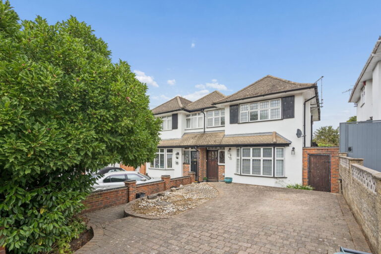 Oaklands Avenue, Watford