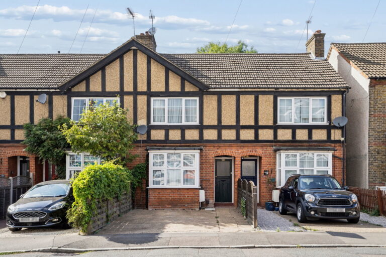 High Street, Northwood, HA6 1ED