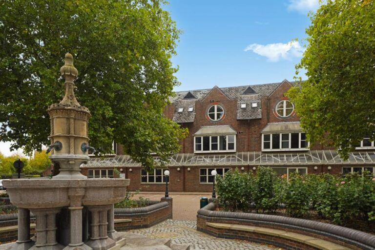 Victoria Square, St Albans