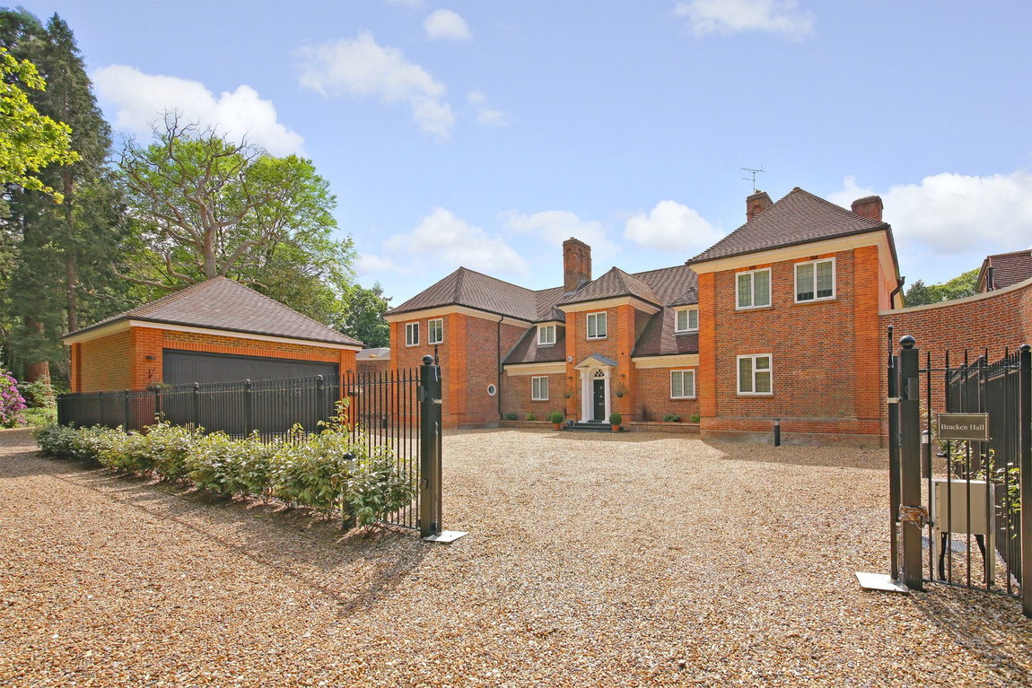 Bracken-Hall-frt_1792568870111.jpg