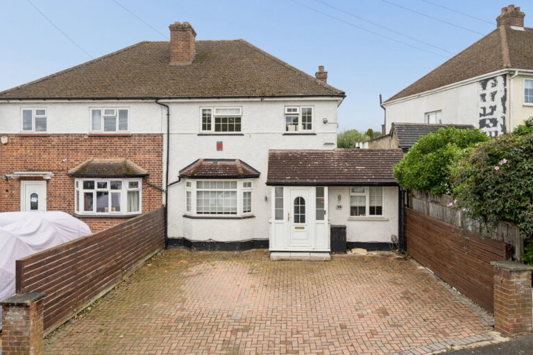 Lincoln Road, Northwood, Middlesex, HA6 1LB