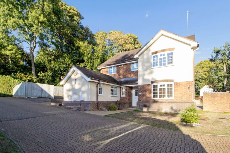 Haywood Park, Chorleywood, Herts, WD3